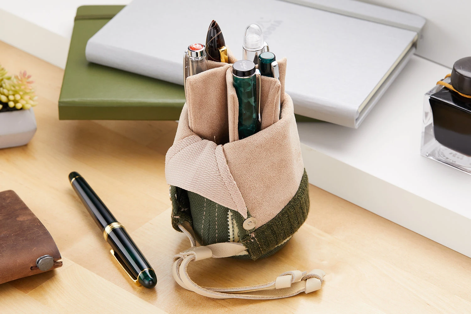 Esterbrook 2GO Pen Cup - Army Green 4 Esterbrook 2GO Pen Cup - Army Green - Image 4