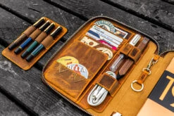 Galen Leather Zippered A5 Notebook Folio - Crazy Horse Brown -Writing Tools Store GalenLeather A5NotebookFolio CrazyHorseBrown stock 6