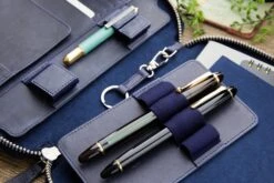 Galen Leather Zippered A5 Notebook Folio - Crazy Horse Navy Blue 21 Galen Leather Zippered A5 Notebook Folio - Crazy Horse Navy Blue -Writing Tools Store GalenLeather NotebookFolio CrazyHorse NavyBlue 3