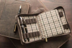 Girologio 12 Zippered Pen Case - Bomber Brown 9 Girologio 12 Zippered Pen Case - Bomber Brown -Writing Tools Store Girologio Case 12 BomberBrown 5