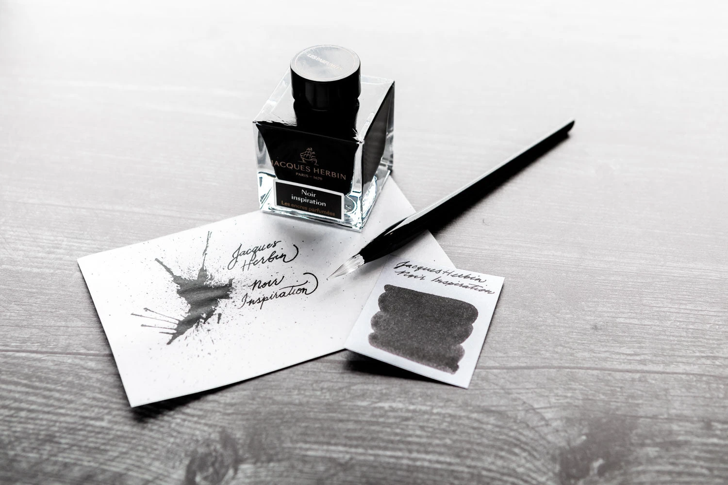 Jacques Herbin Noir Inspiration - 50ml Scented Bottled Ink 3 Jacques Herbin Noir Inspiration - 50ml Scented Bottled Ink - Image 3