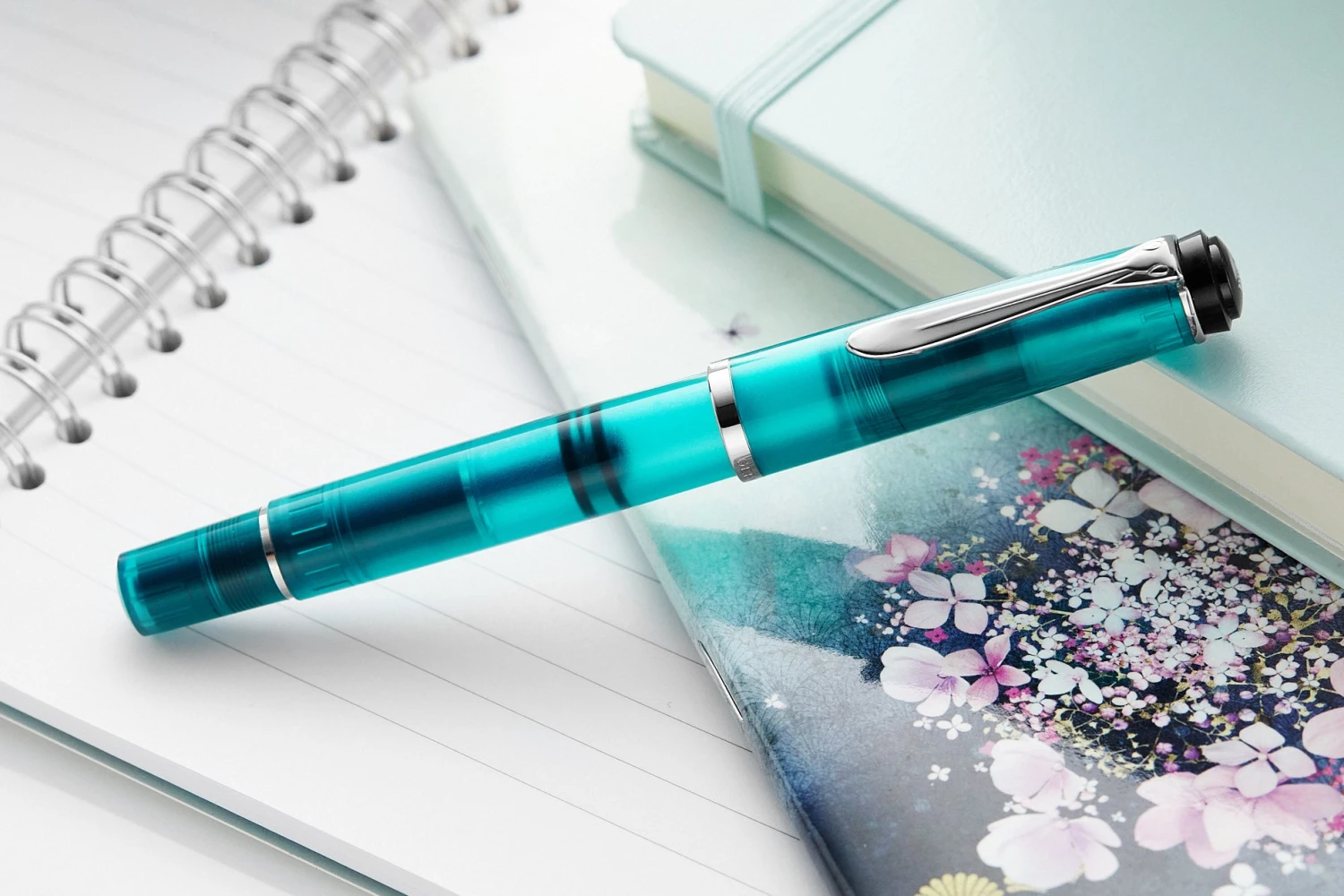 Pelikan M205 Fountain Pen - Apatite (Special Edition) 7 Pelikan M205 Fountain Pen - Apatite (Special Edition) - Image 7