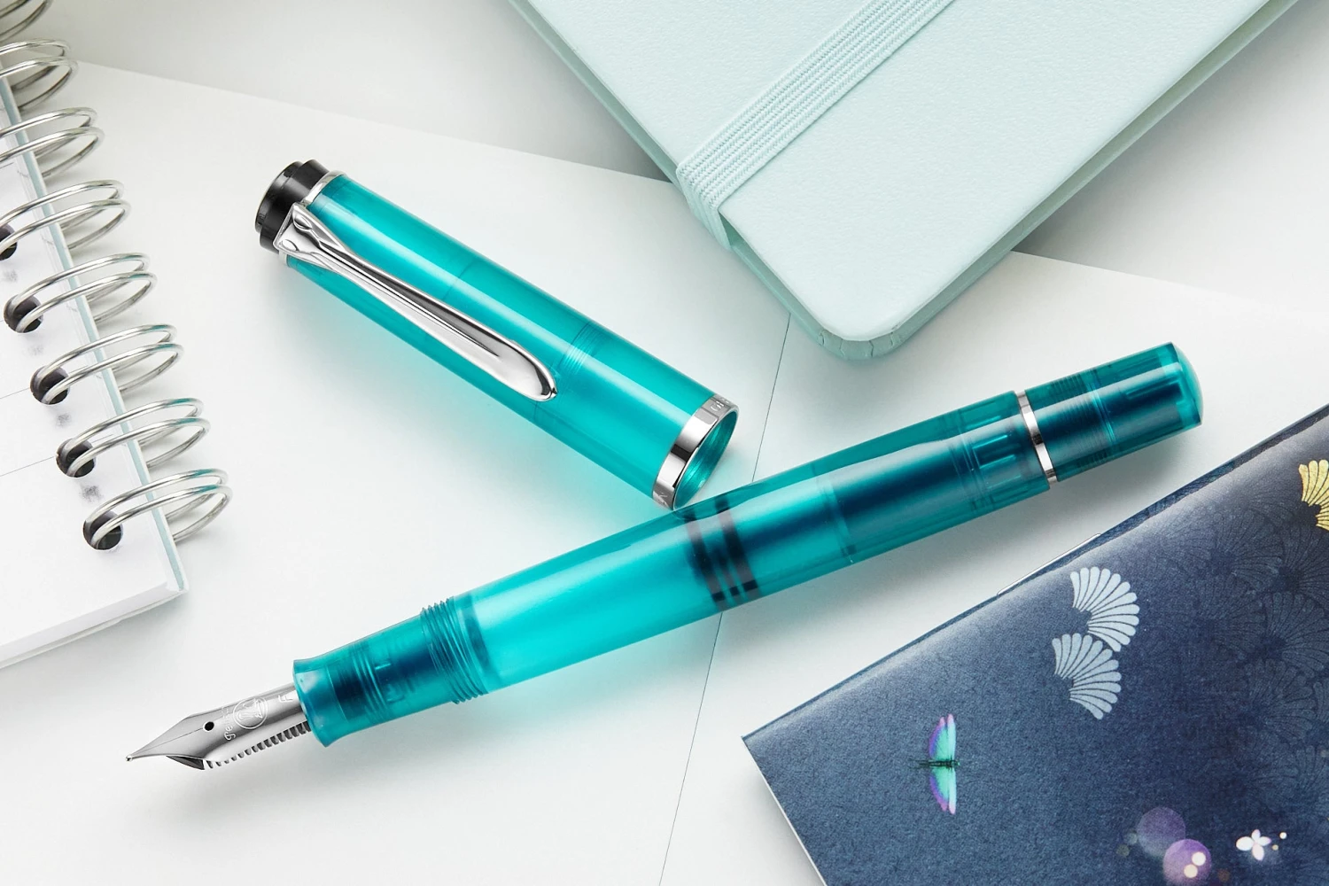 Pelikan M205 Fountain Pen - Apatite (Special Edition) 6 Pelikan M205 Fountain Pen - Apatite (Special Edition) - Image 6