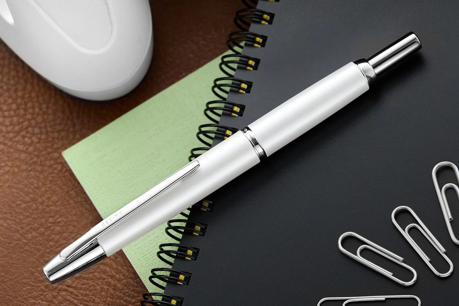 Pilot Vanishing Point Decimo Fountain Pen - White 7 Pilot Vanishing Point Decimo Fountain Pen - White - Image 7