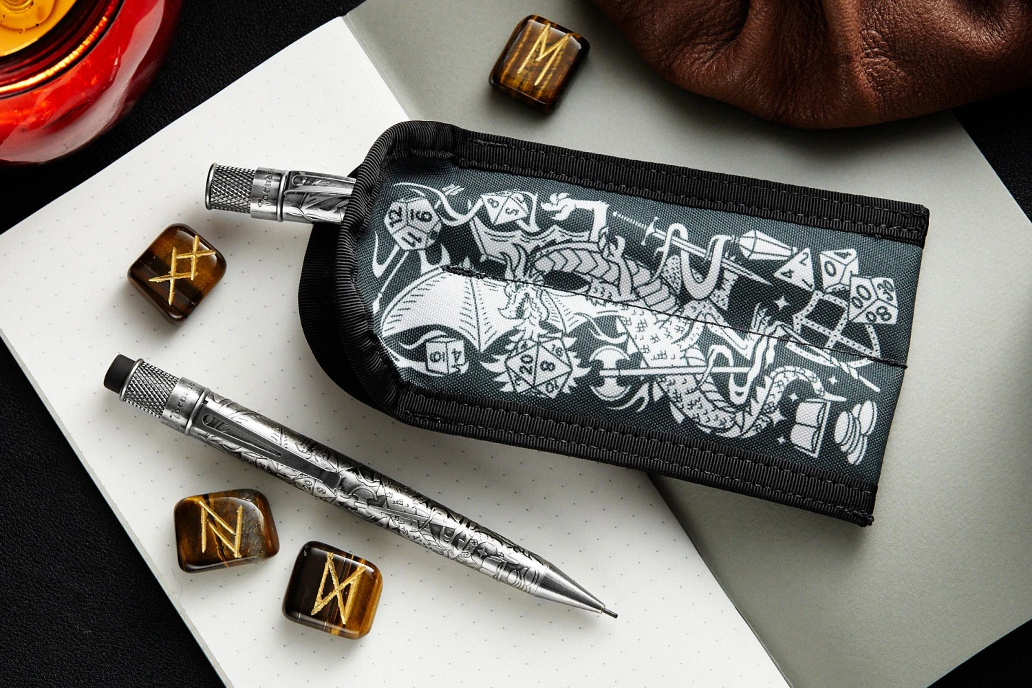 Retro 51 X Rickshaw Bagworks 2 Pen Coozy - Fire & Dice 3 Retro 51 X Rickshaw Bagworks 2 Pen Coozy - Fire & Dice - Image 3