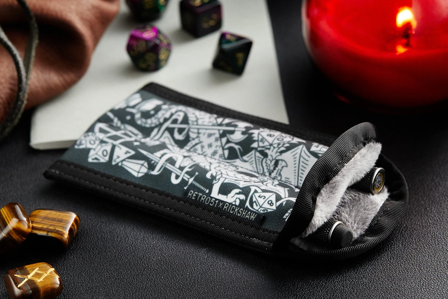 Retro 51 X Rickshaw Bagworks 2 Pen Coozy - Fire & Dice 4 Retro 51 X Rickshaw Bagworks 2 Pen Coozy - Fire & Dice - Image 4