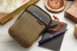 Rickshaw Bagworks Sinclair Model R Case - Stout Brown 9 Rickshaw Bagworks Sinclair Model R Case - Stout Brown -Writing Tools Store Rickshaw Sinclair Model R Tweed 2