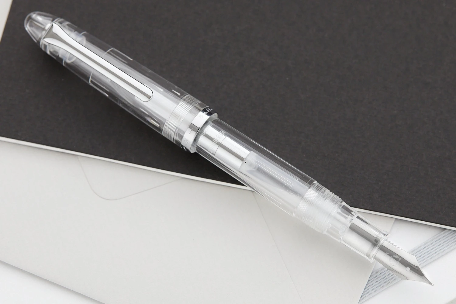 Sailor Compass 1911 Fountain Pen - Transparent Clear 6 Sailor Compass 1911 Fountain Pen - Transparent Clear - Image 6
