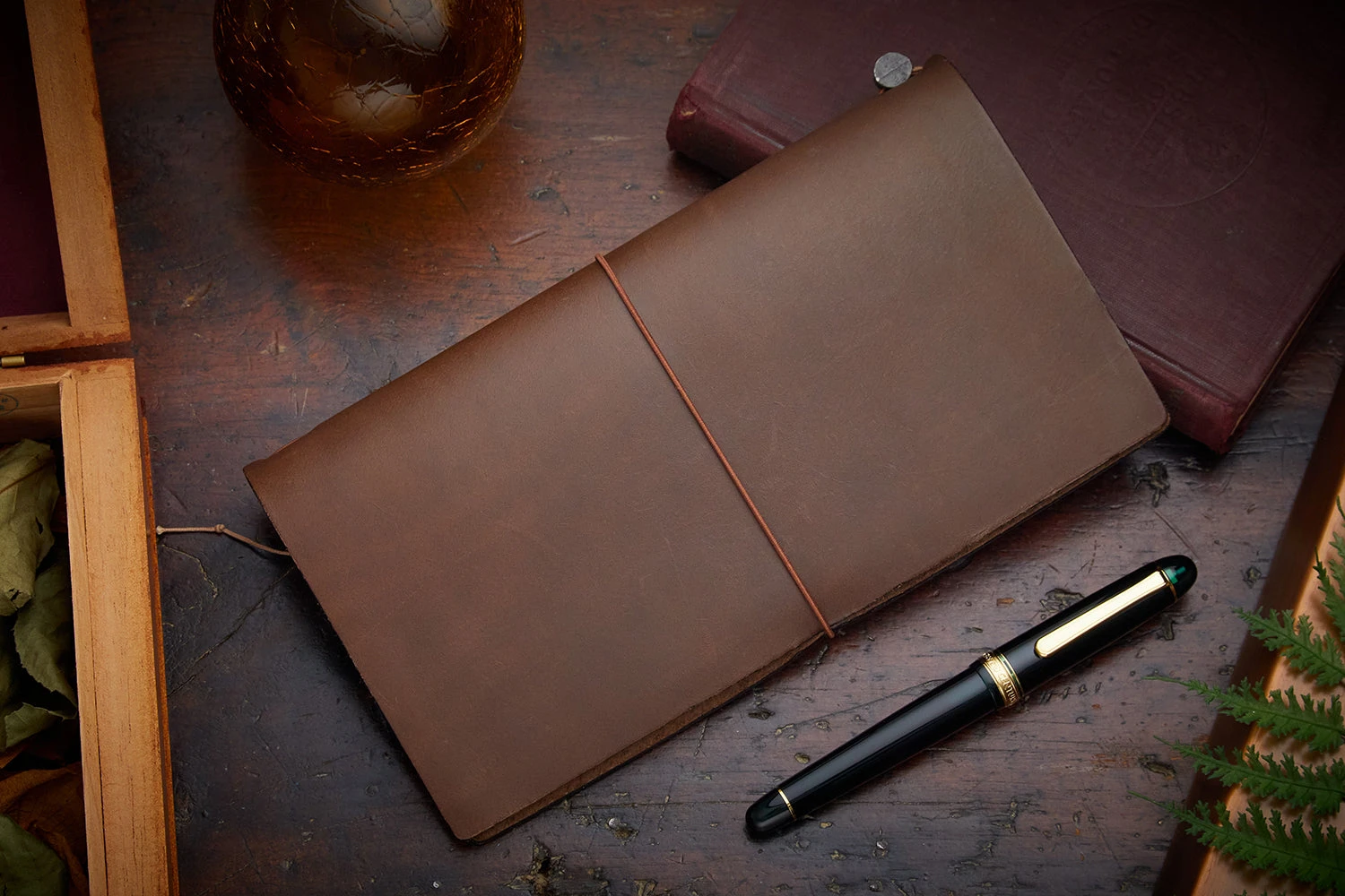 Traveler's Notebook - Brown (Regular) 8 Traveler's Notebook - Brown (Regular) - Image 8